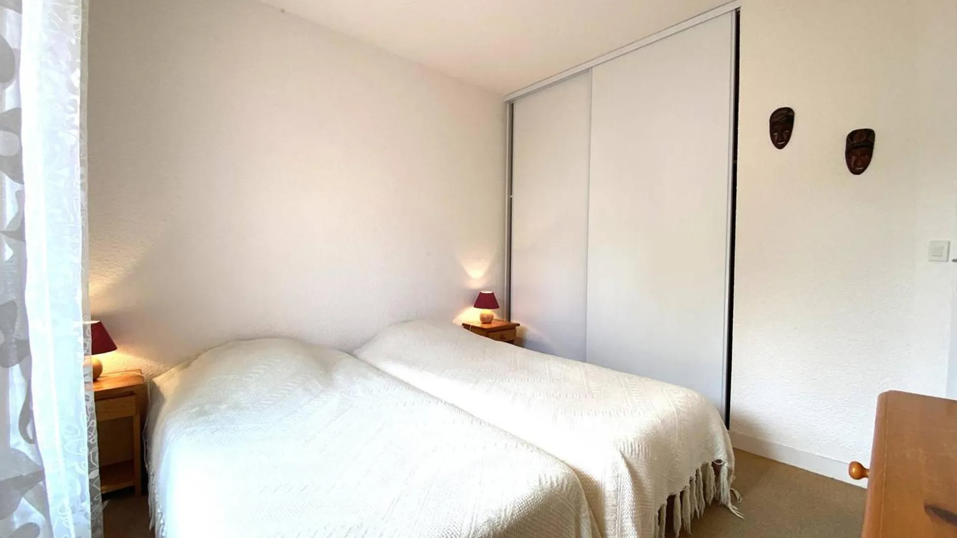Appartement A 200M De La Plage Avec 2 Chambres Et Garage A Perros-Guirec - Fr-1-368-422
