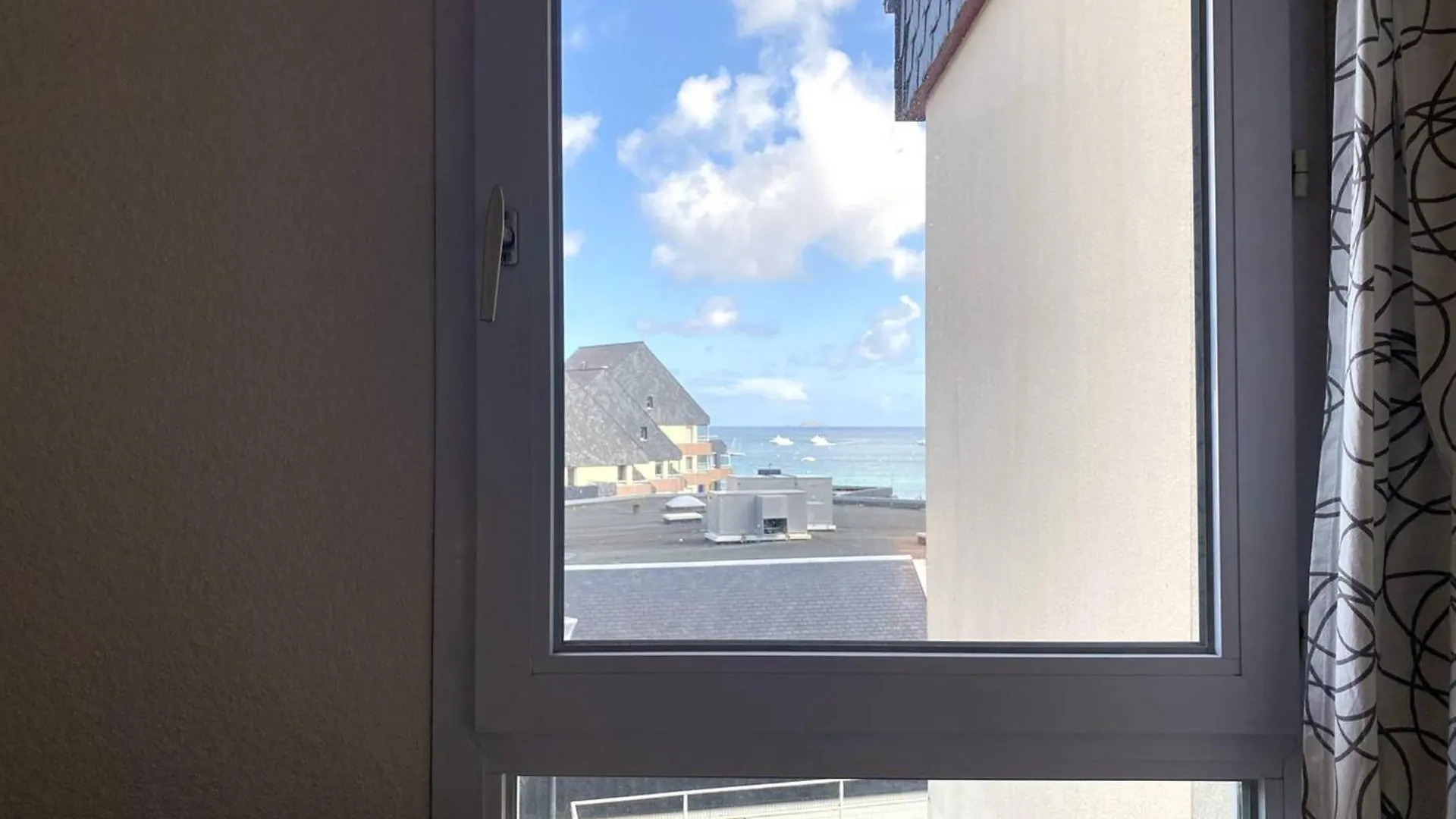 Appartement A 200M De La Plage Avec 2 Chambres Et Garage A Perros-Guirec - Fr-1-368-422 0*,  Franciaország
